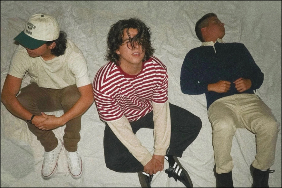 Strings and Heart: Plastic Wine