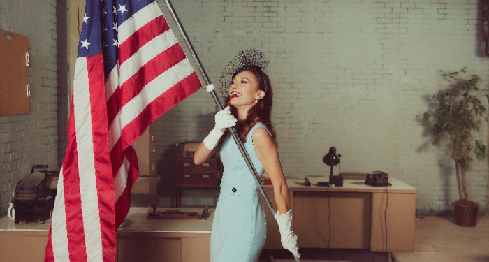 Lauren Daigle Poses With American Flag And Fans Go Nuts