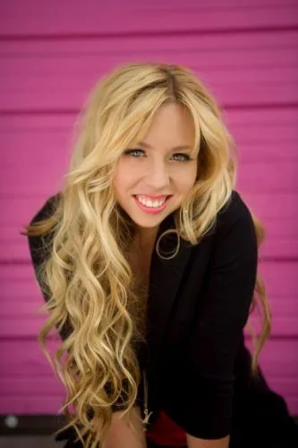 Brittany Hargest Photo Gallery - Photoshoots