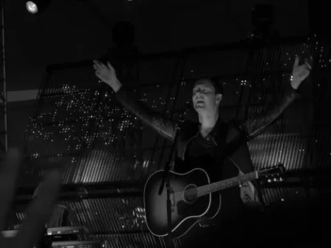 Hillsong Worship Photo Gallery - Glorious Ruins Tour USA