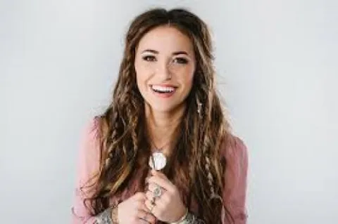 Lauren Daigle Photo Gallery - Lauren Daigle