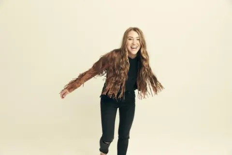 Brooke Robertson Photo Gallery - Press