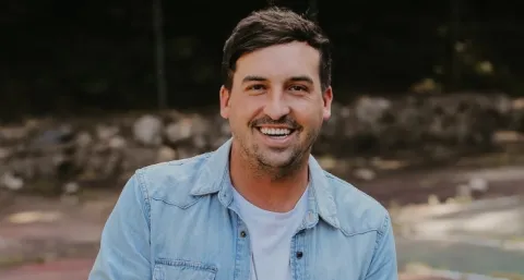 Radiate Music Signs Justin Warren