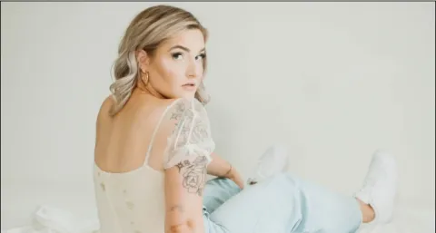 Grace Graber Releases Mental Health-Focused Debut Album 'The Breakthrough'