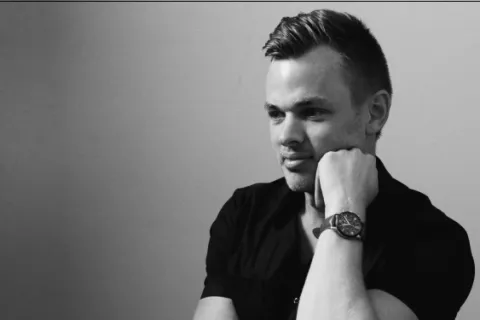Clark Beckham Announces Intimate 'Acoustic Worship Sessions'