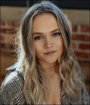 Anna Childs Christian Music Artist Profile