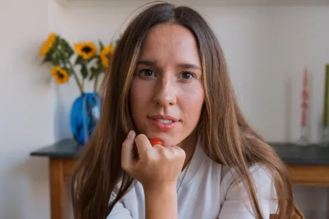 Elle Limebear Earns Her First Official No. 1 in The UK